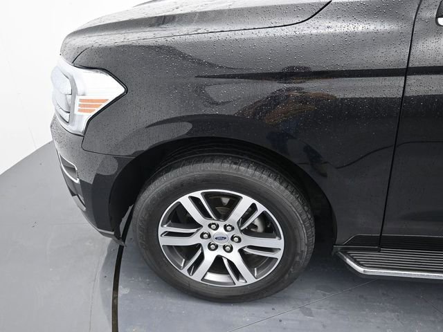 Used 2023 Ford Expedition Limited image 11