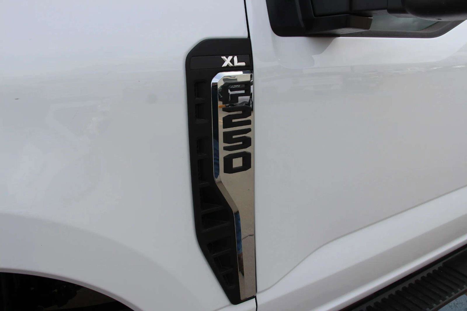 New 2026 Ford F350 XL w/ FX4 Off-Road Package image 11