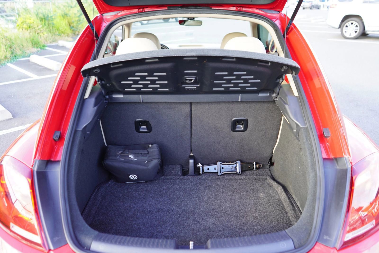 Used 2019 Volkswagen Beetle 2.0T SE image 30