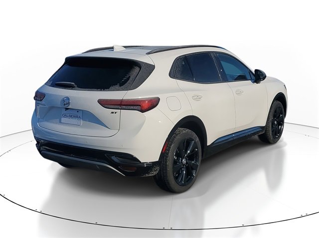 Used 2021 Buick Envision Essence w/ Sport Touring Package image 4