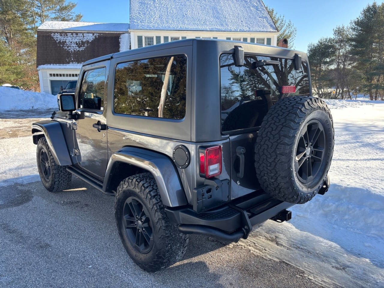Used 2017 Jeep Wrangler Sahara image 33