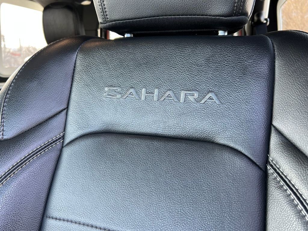 Used 2022 Jeep Wrangler Unlimited Sahara w/ Cold Weather Group image 11