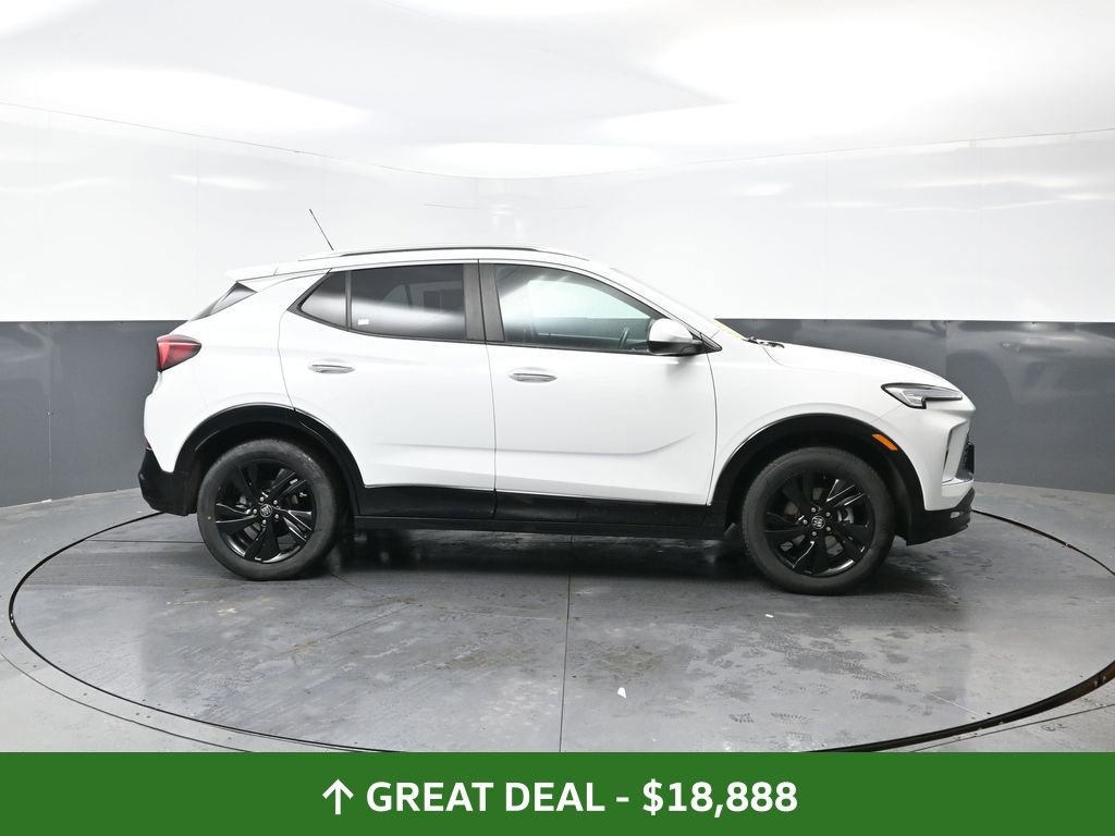Used 2024 Buick Encore GX Sport Touring image 4