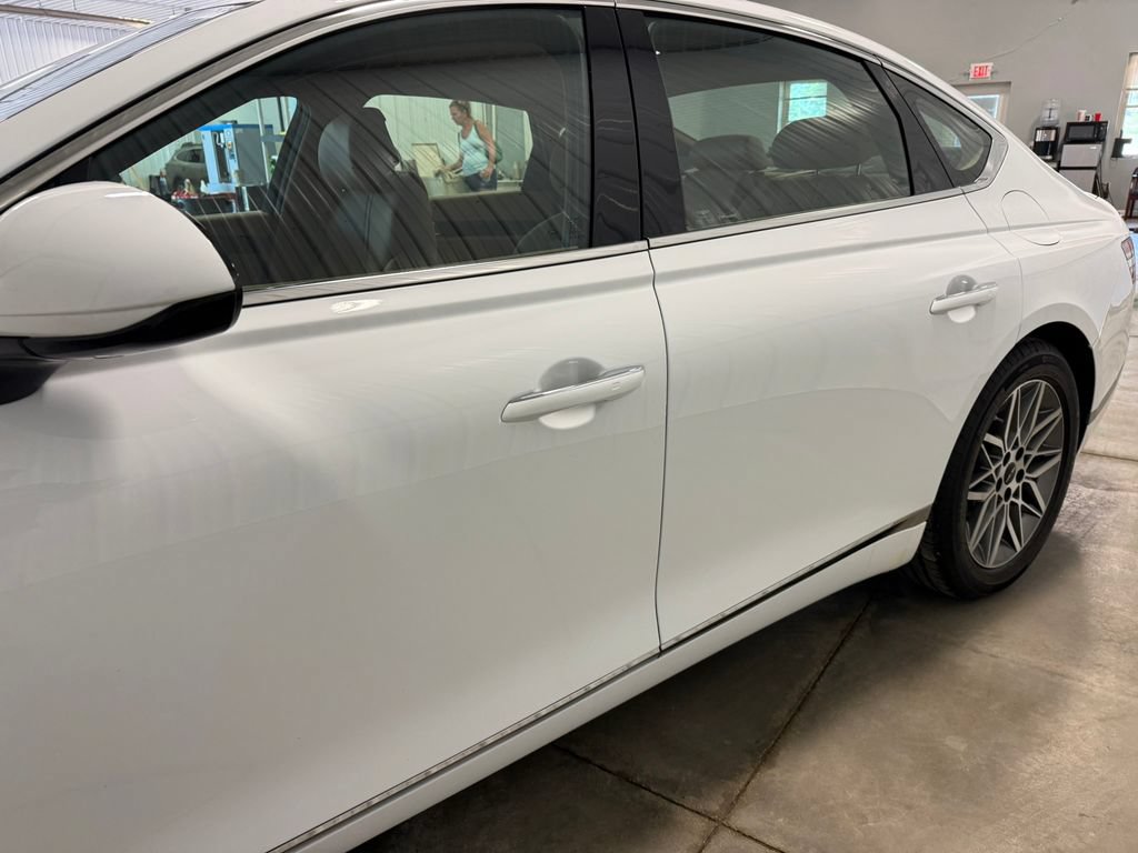 Certified 2025 Genesis G80 2.5T AWD/4WD image 11