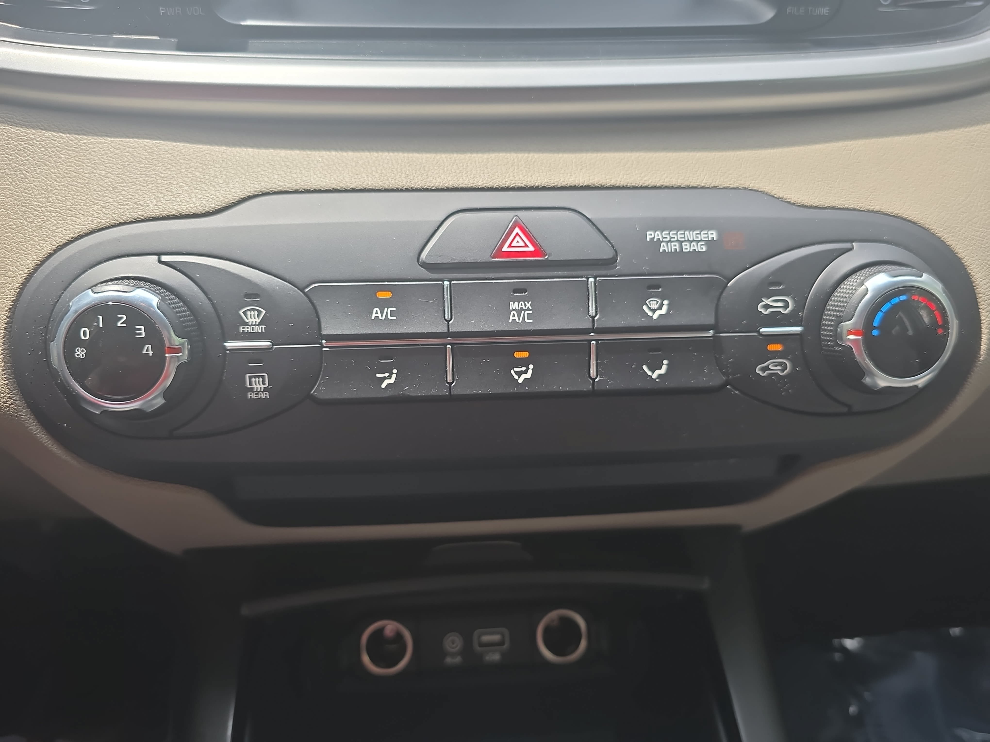 Used 2019 Kia Sorento FWD image 22