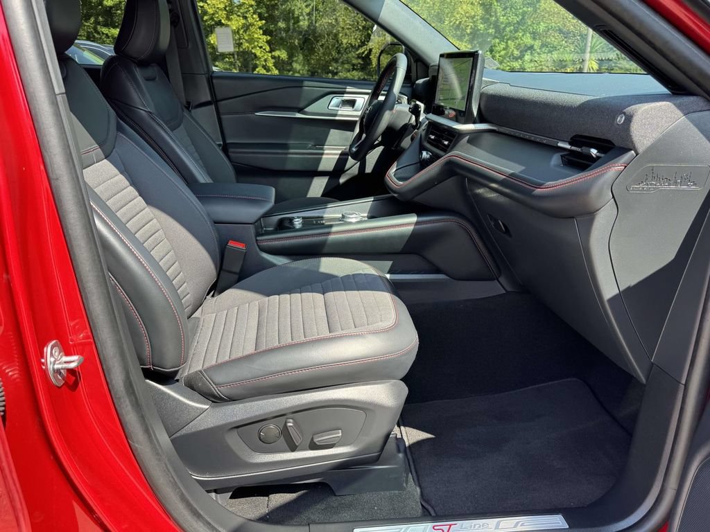 Certified 2025 Ford Explorer ST-Line RWD image 15