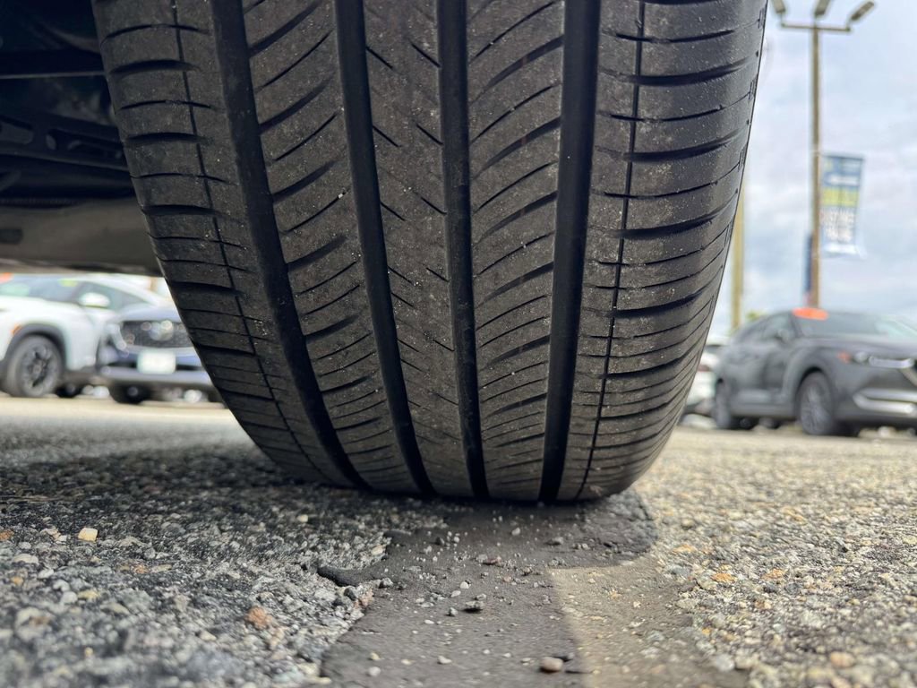 Used 2023 Chevrolet Equinox Premier AWD/4WD image 11