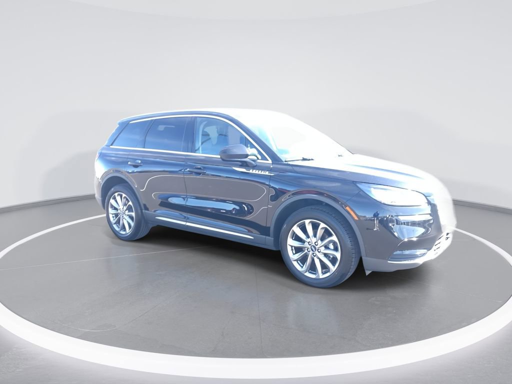 Used 2022 Lincoln Corsair AWD w/ Premium Package image 2