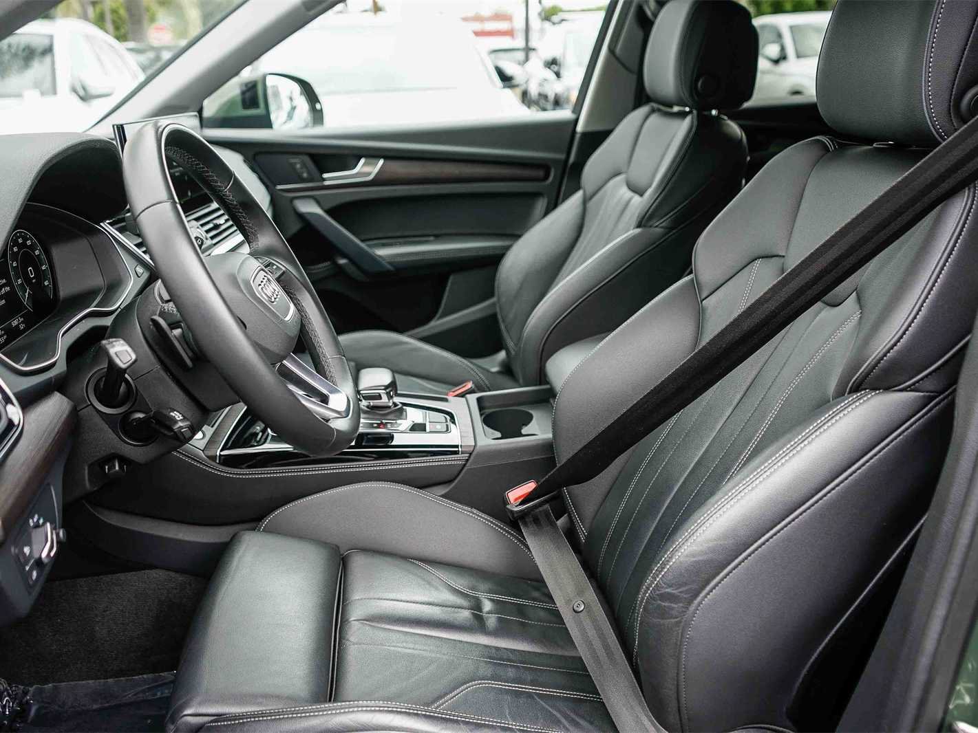 Used 2023 Audi Q5 e Premium Plus w/ Premium Plus Package image 17