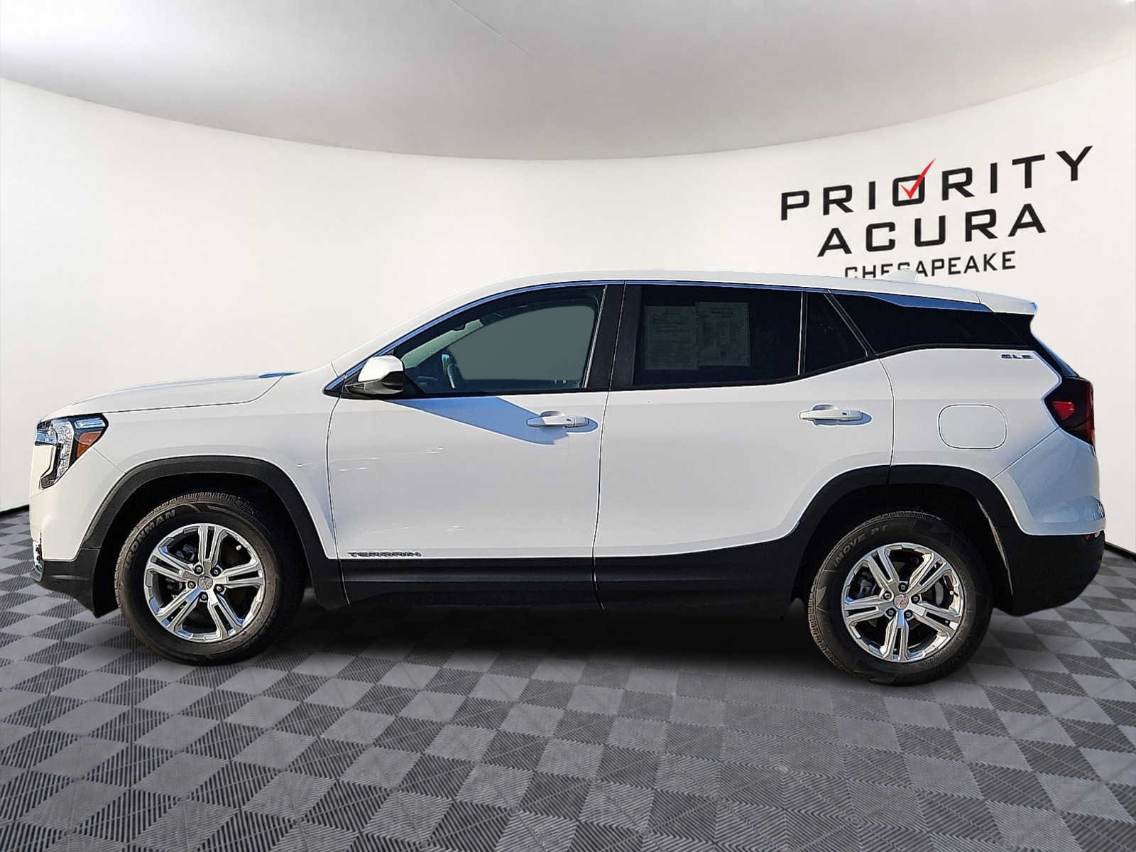 Used 2024 GMC Terrain SLE AWD/4WD image 7