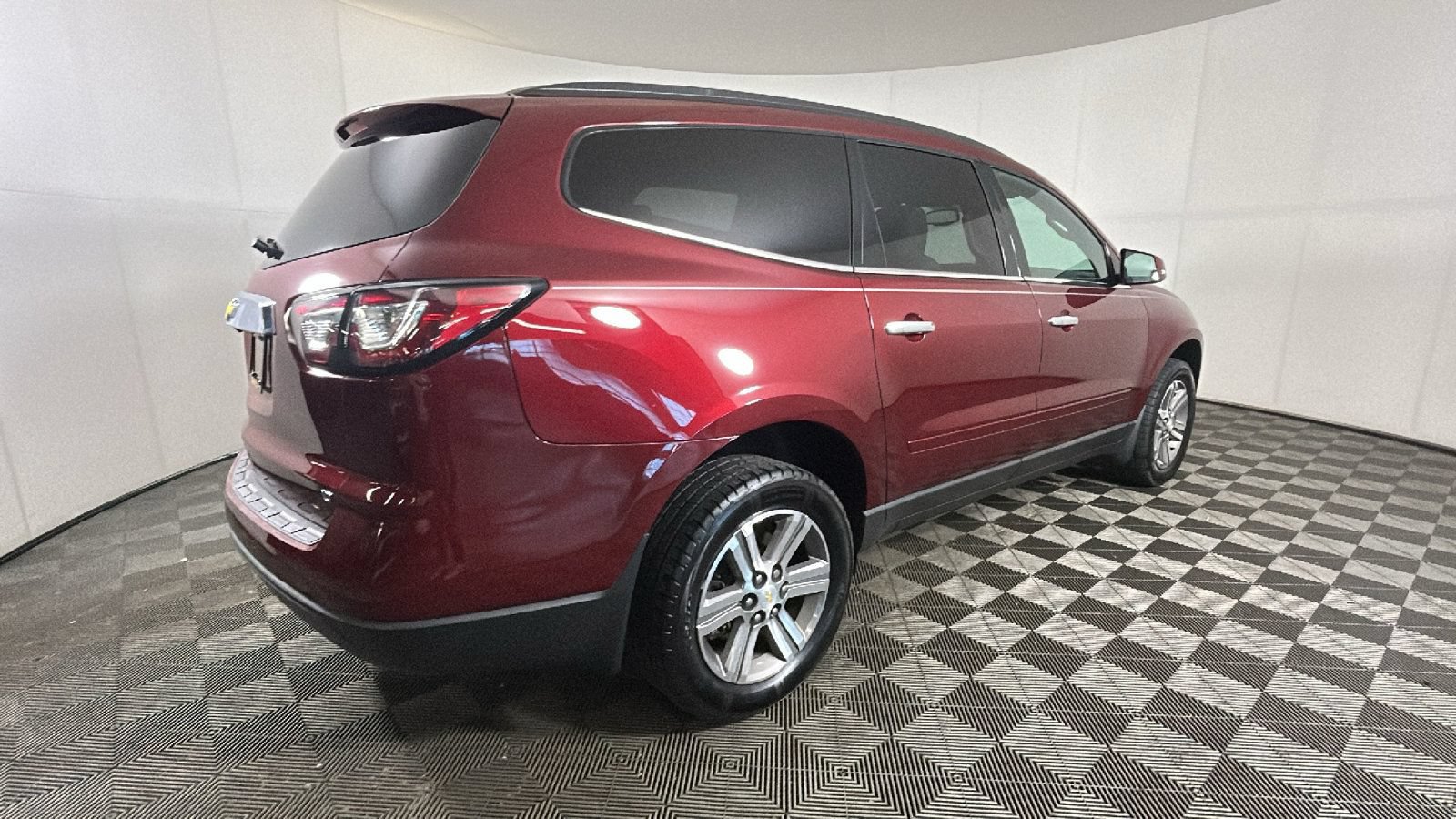 Used 2017 Chevrolet Traverse LT AWD/4WD image 3