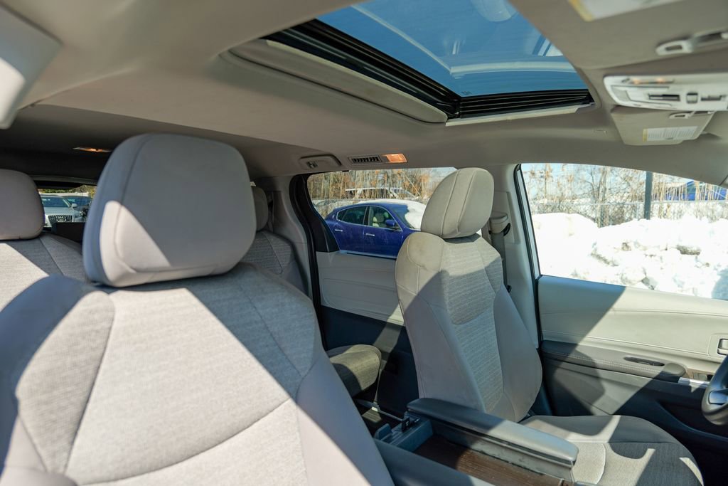 Used 2022 Toyota Sienna LE w/ LE Plus Package image 35