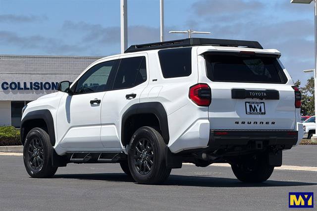 Used 2025 Toyota 4Runner SR5 AWD/4WD image 6