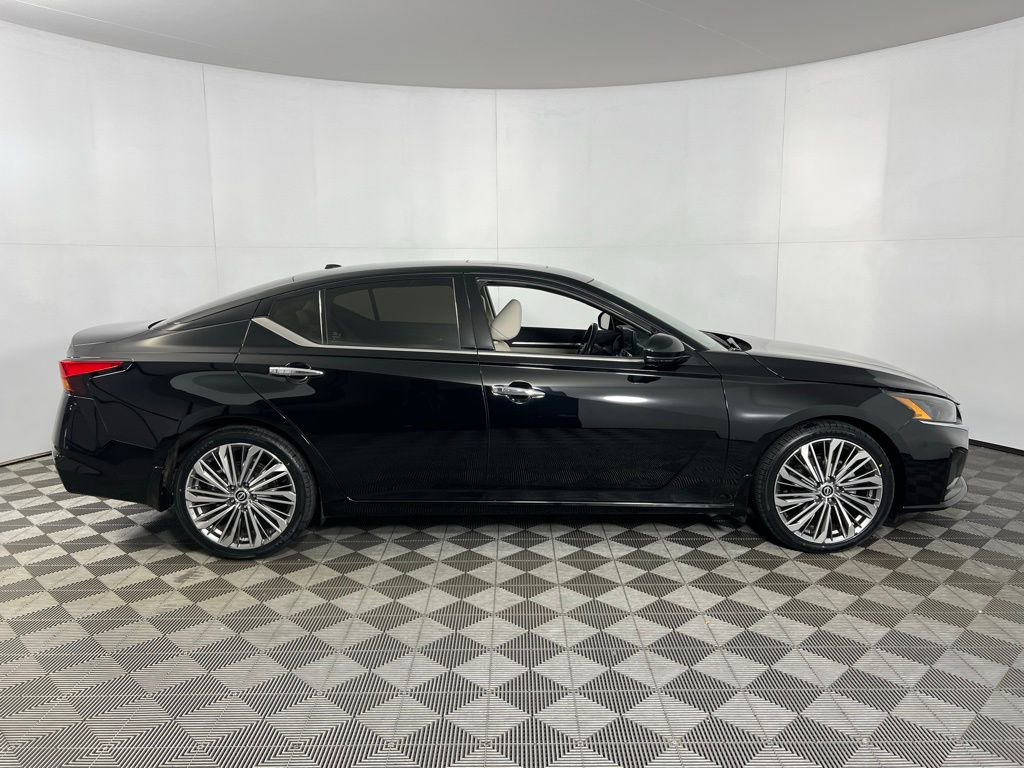 Used 2023 Nissan Altima 2.5 SL image 5