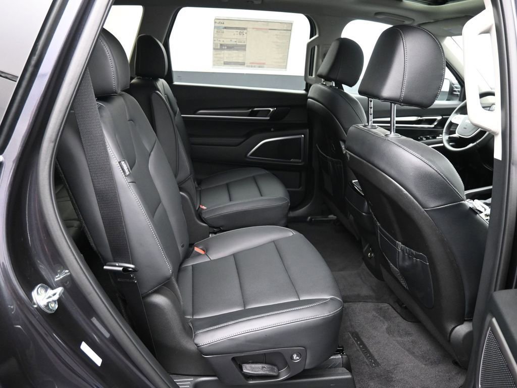 New 2025 Kia Telluride S image 26