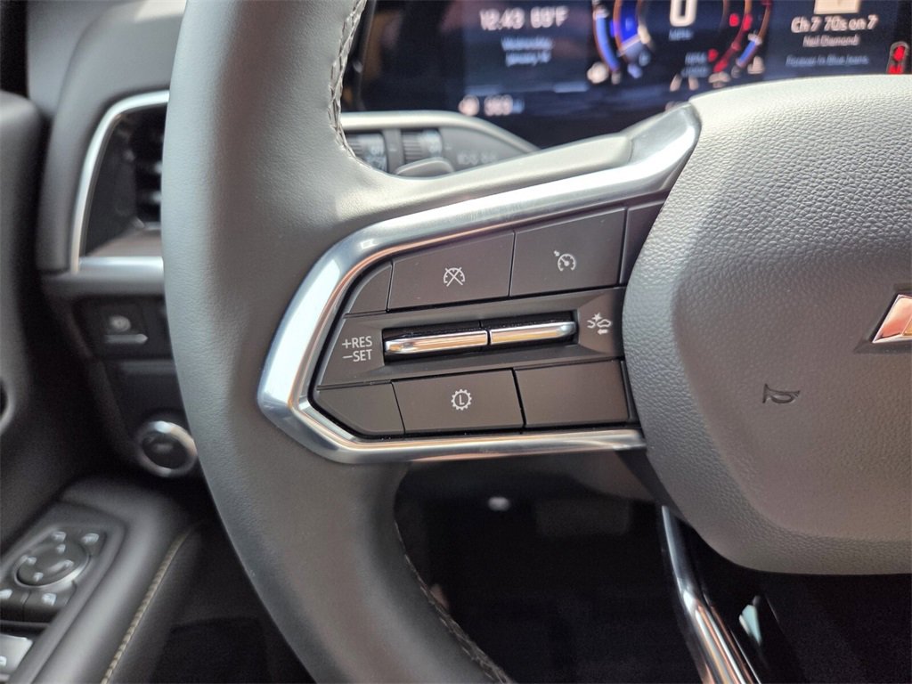 Used 2025 Chevrolet Suburban Premier image 34