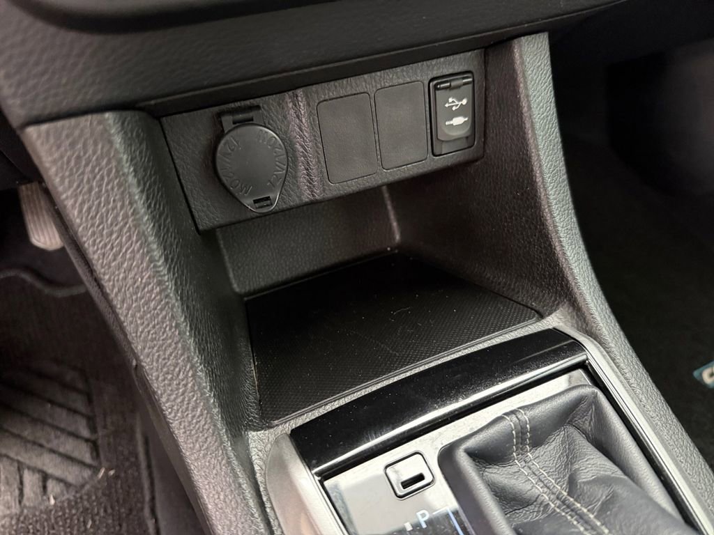 Used 2015 Toyota Corolla LE image 20