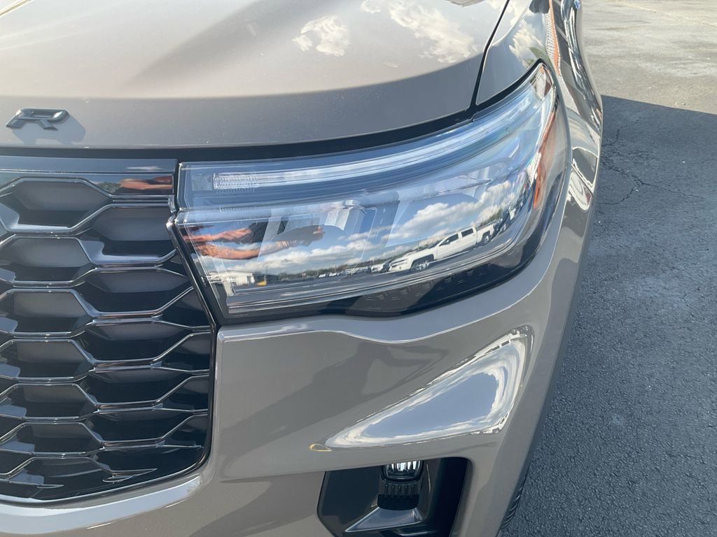 New 2026 Ford Explorer ST-Line w/ ST-Line Street Pack image 9