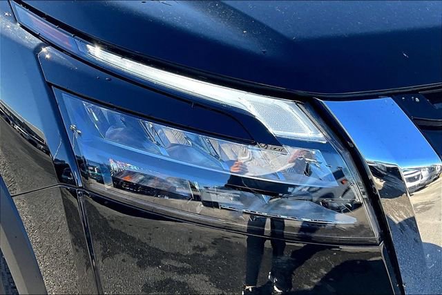 Certified 2025 Nissan Pathfinder Platinum w/ Cargo Package image 29