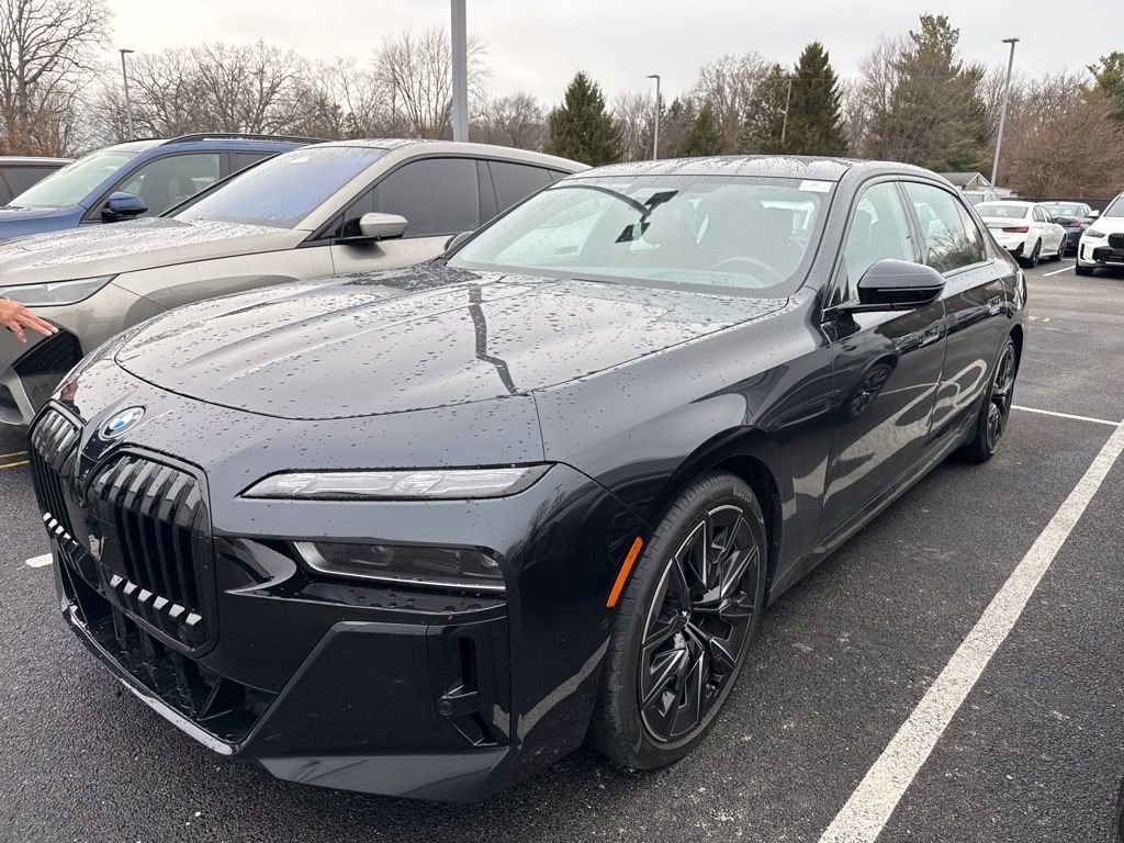 Used 2023 BMW i7 xDrive60 image 3