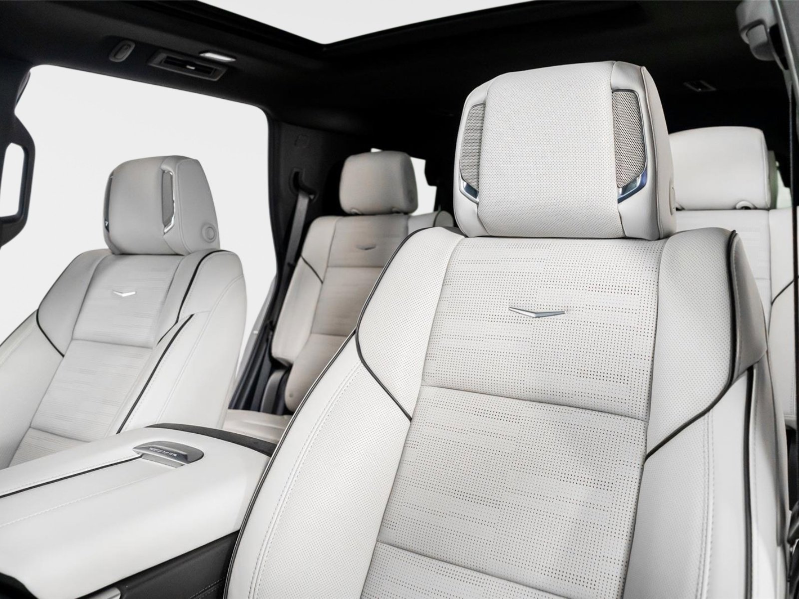 Used 2026 Cadillac Escalade Sport w/ LPO, Floor Liner Package image 3