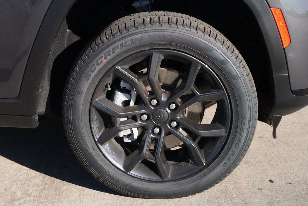 New 2025 Jeep Grand Cherokee L Limited AWD/4WD image 21
