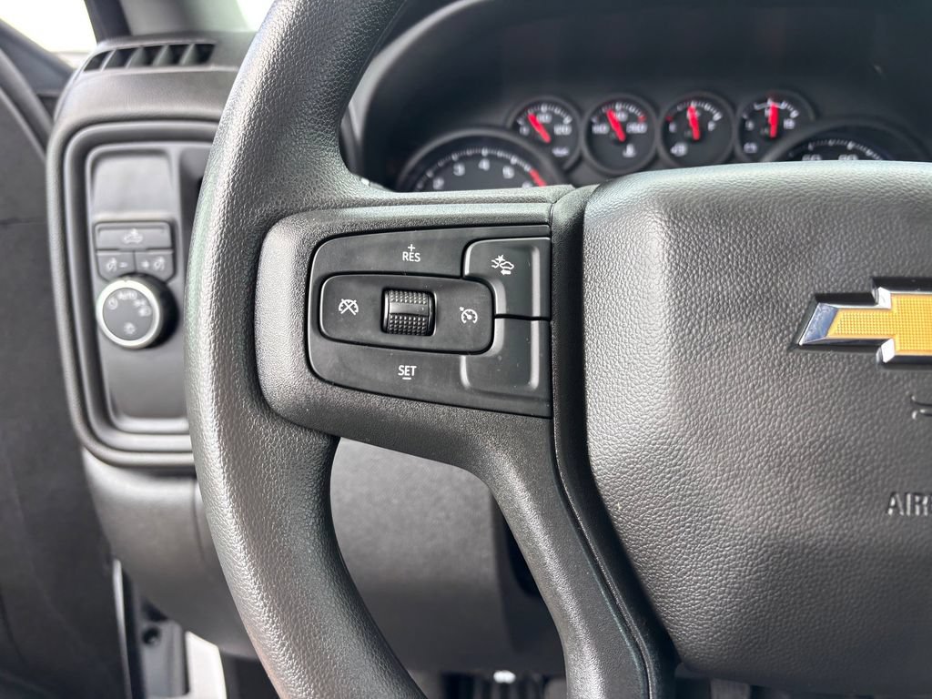 Used 2025 Chevrolet Silverado 1500 Custom RWD image 10