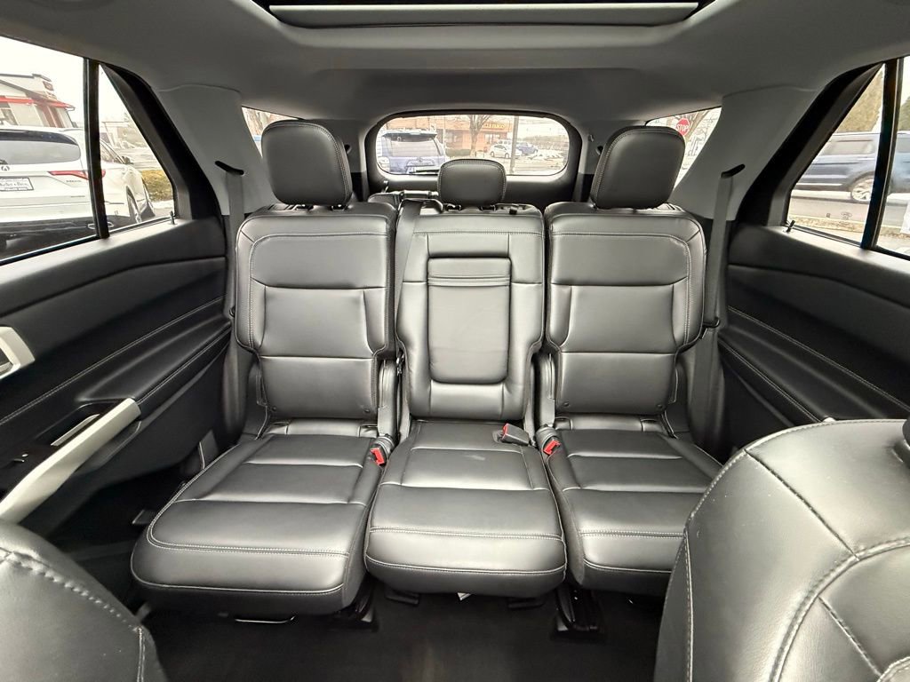 Used 2022 Ford Explorer XLT w/ Equipment Group 202A image 25
