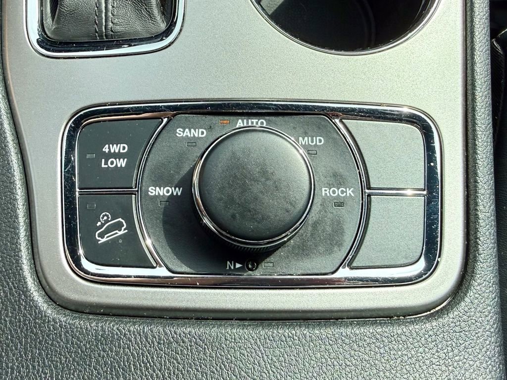 Used 2020 Jeep Grand Cherokee Laredo w/ Quick Order Package 2BN North image 31