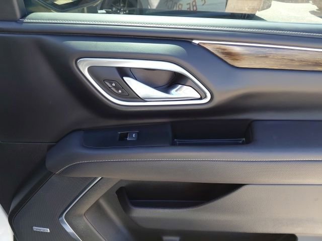 Used 2023 Chevrolet Suburban Premier image 34