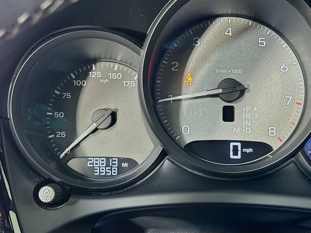 Certified 2022 Porsche Macan S AWD/4WD image 13