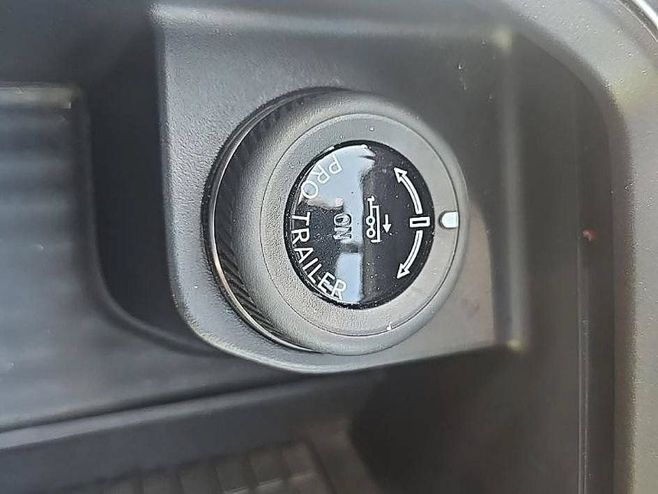 Used 2025 Ford Expedition Active AWD/4WD image 26