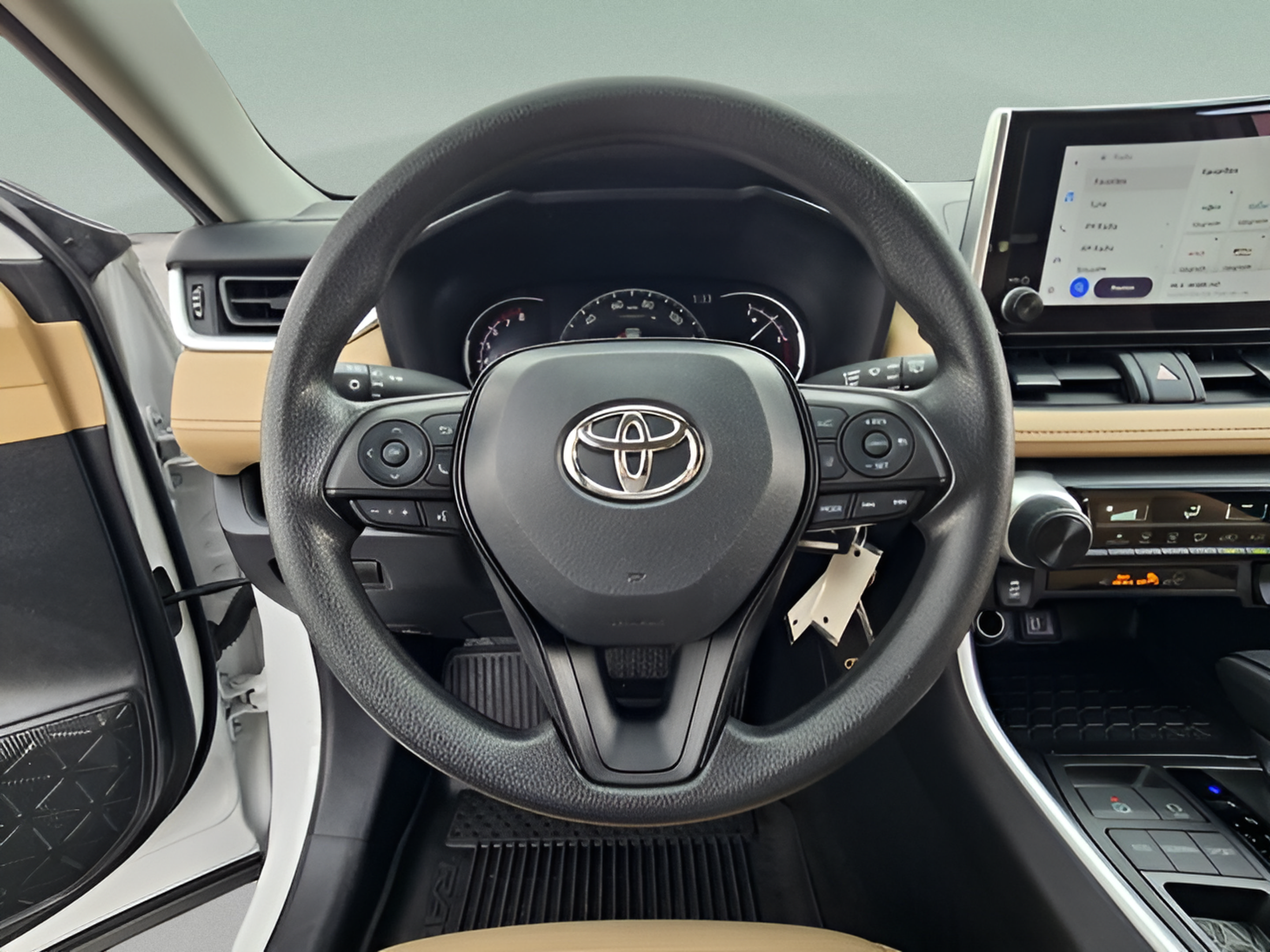 Used 2024 Toyota RAV4 LE FWD image 21