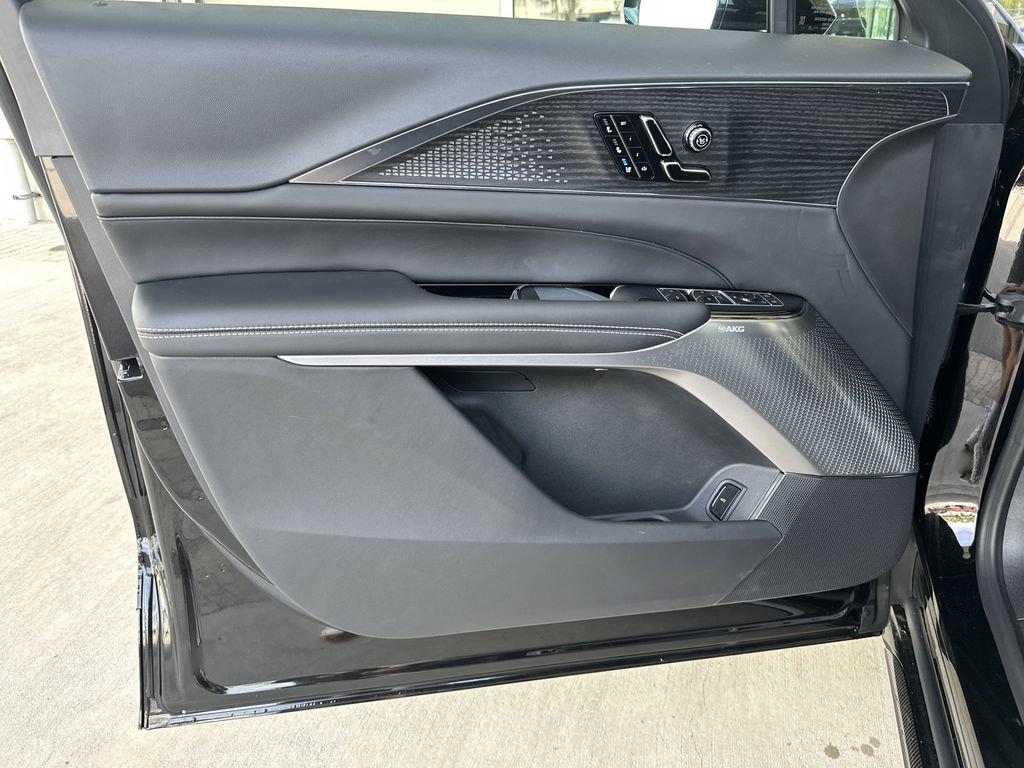 New 2026 Cadillac Lyriq V w/ Exterior Carbon Fiber Package AWD/4WD image 12