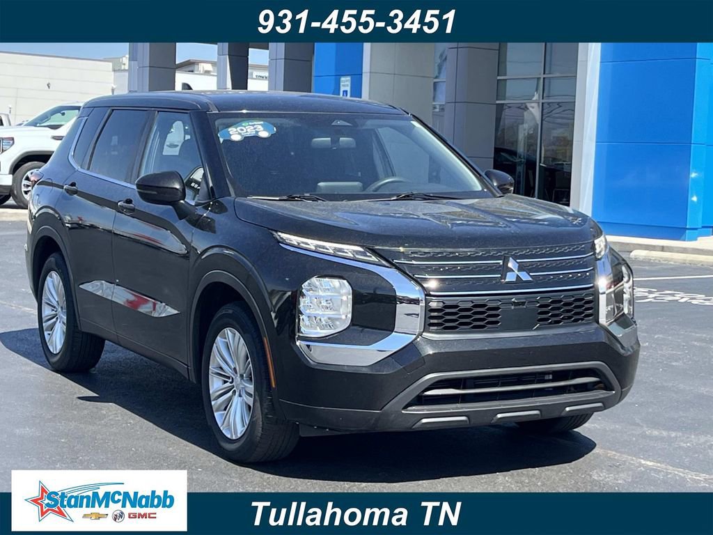 Used 2023 Mitsubishi Outlander ES image 1