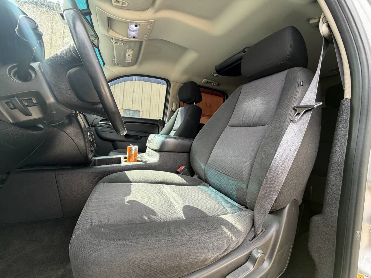 Used 2011 GMC Yukon XL SLE image 29