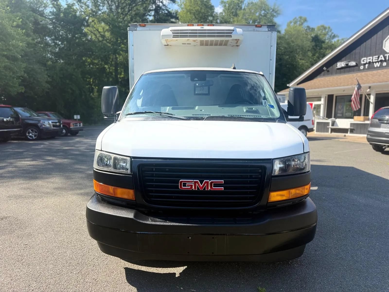 Used 2019 GMC Savana 3500 w/ Power Convenience Package RWD image 2