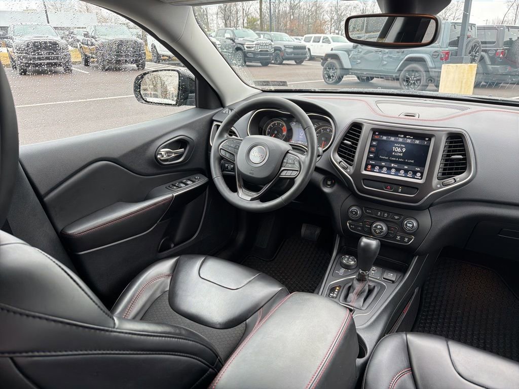 Certified 2022 Jeep Cherokee Trailhawk w/ Trailer Tow Group image 12