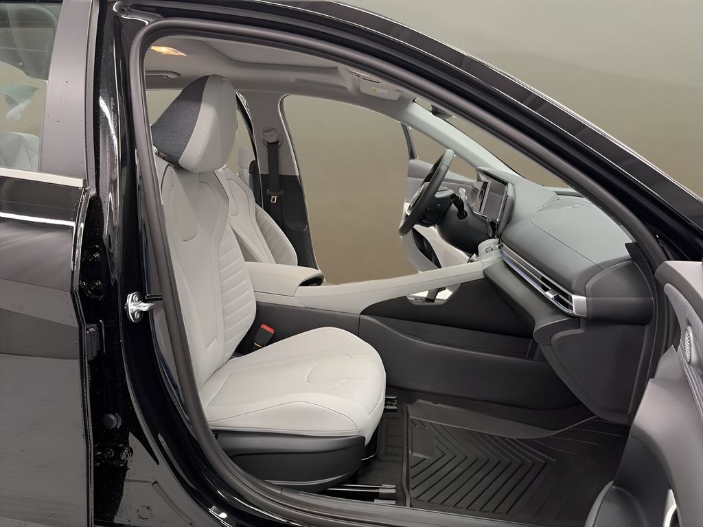 New 2026 Hyundai Elantra Limited FWD image 17