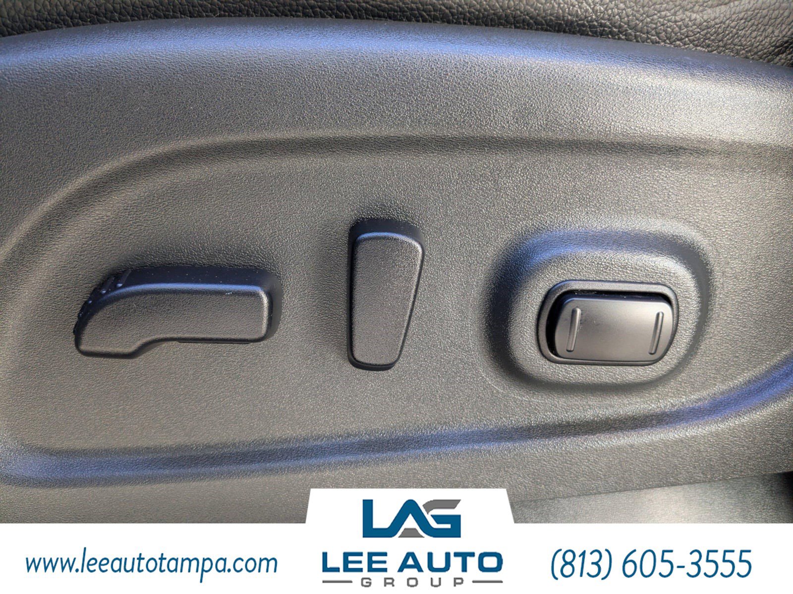 Used 2018 Nissan Titan SL image 20