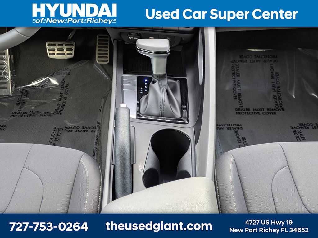 Used 2025 Hyundai Elantra Sport image 19