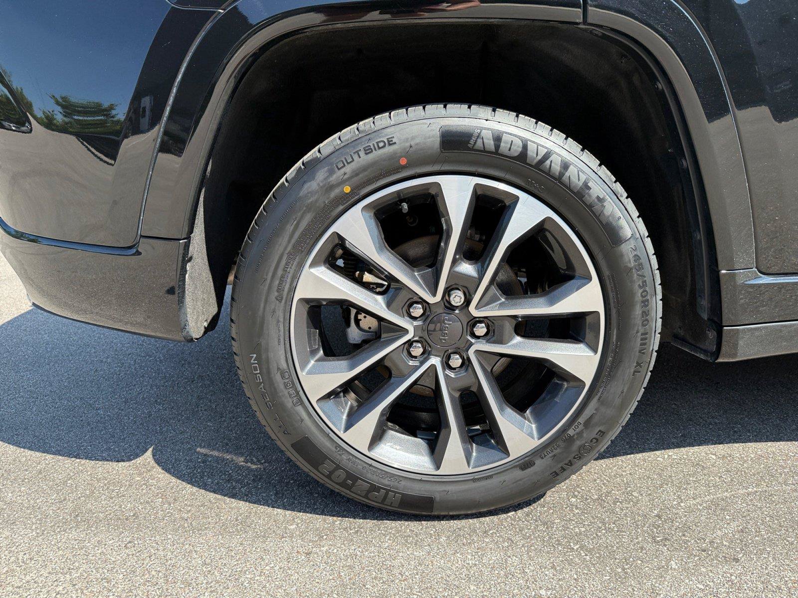 Used 2022 Jeep Grand Cherokee Overland AWD/4WD image 30