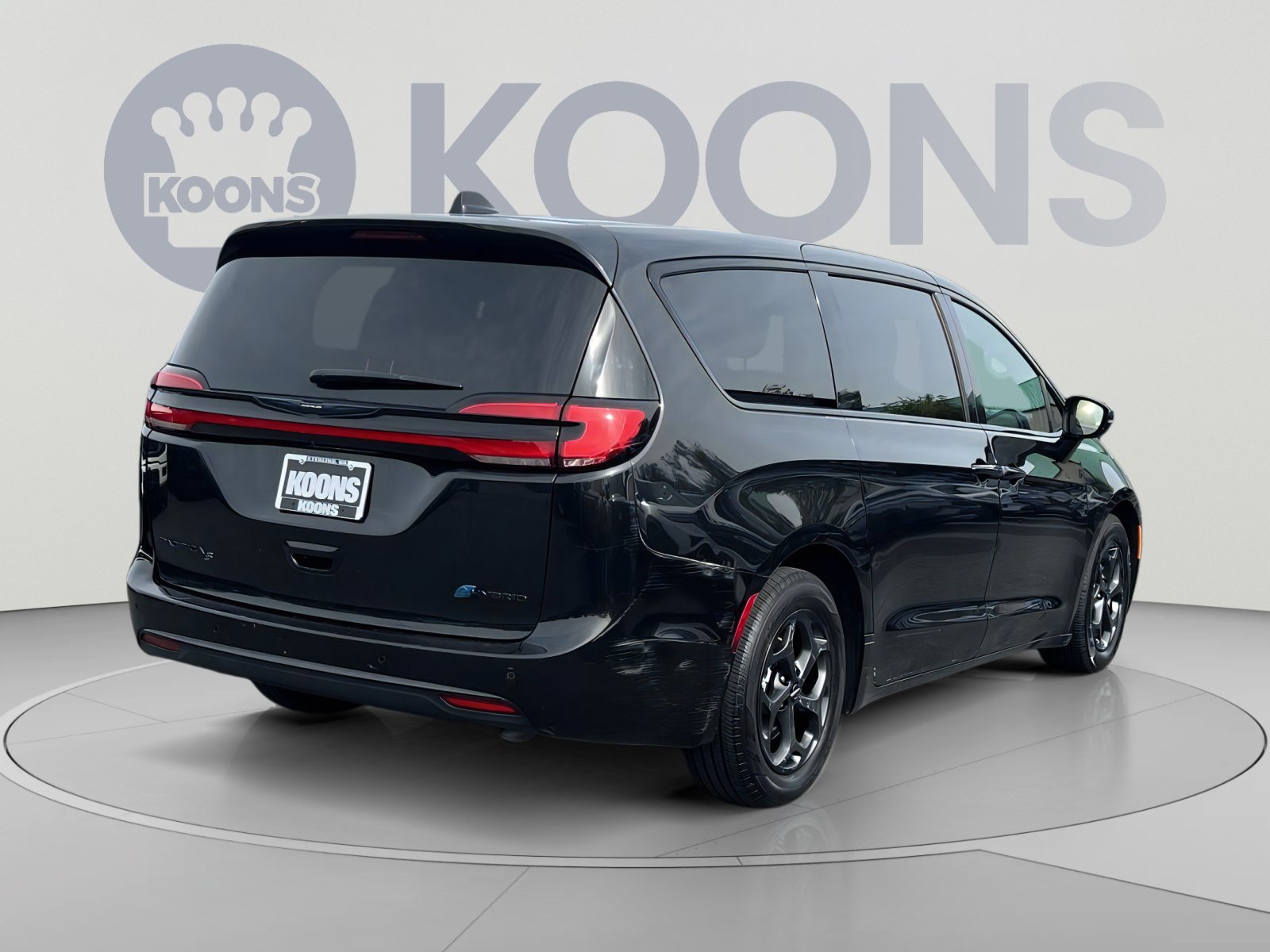 Used 2023 Chrysler Pacifica Limited w/ S Appearance Package FWD image 11
