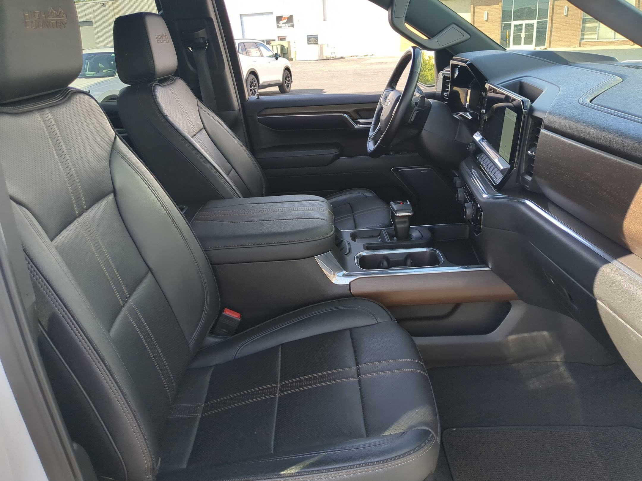 Used 2023 Chevrolet Silverado 1500 High Country w/ Technology Package AWD/4WD image 33