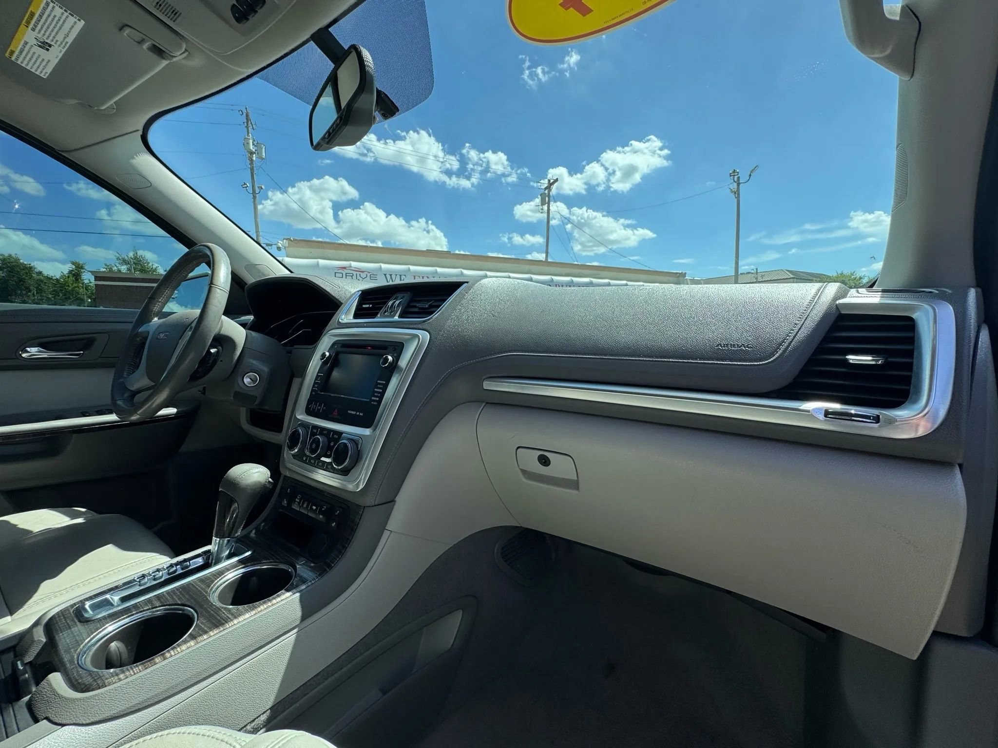 Used 2014 GMC Acadia SLT image 32