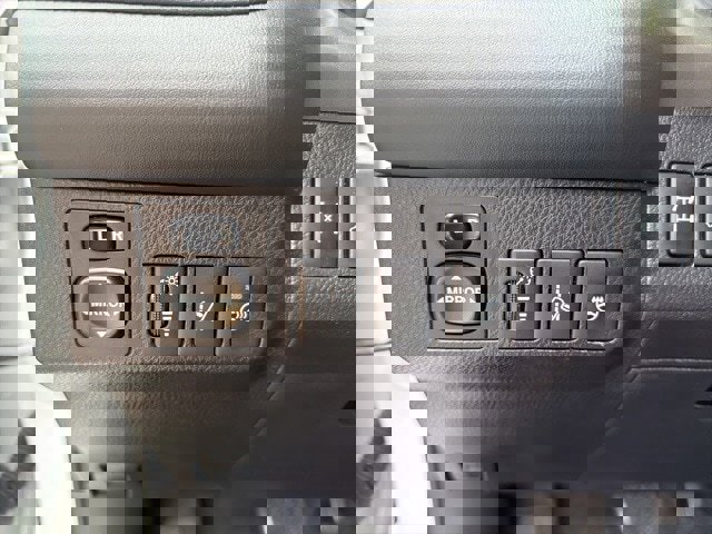 Used 2018 Toyota RAV4 Platinum image 6