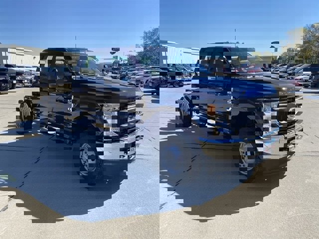 Used 2022 Ford F350 XL w/ Power Equipment Group image 3