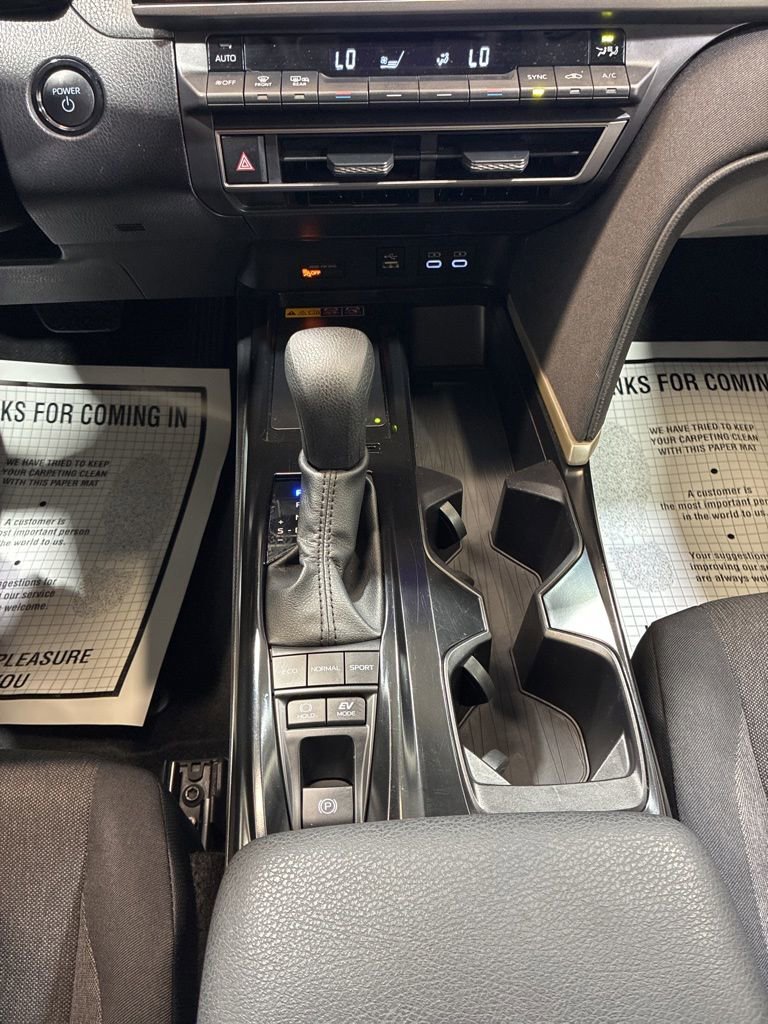 Used 2025 Toyota Camry LE FWD image 32