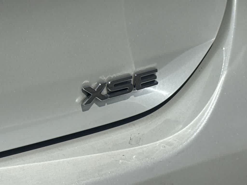 Used 2024 Toyota Highlander XSE FWD image 10