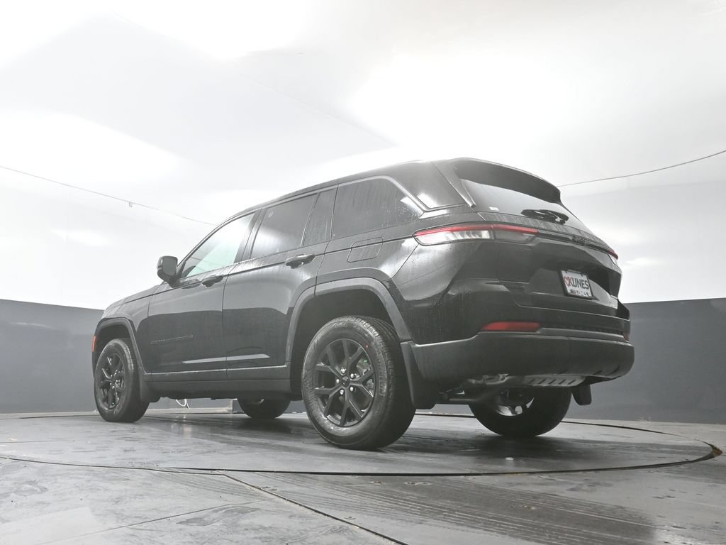 New 2026 Jeep Grand Cherokee Altitude AWD/4WD image 43